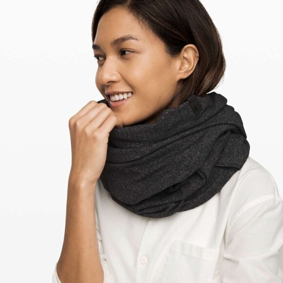 MINT Lululemon Soft Cozy Scarf Wrap Shawl Herringbone Black Gray - Picture 5 of 9